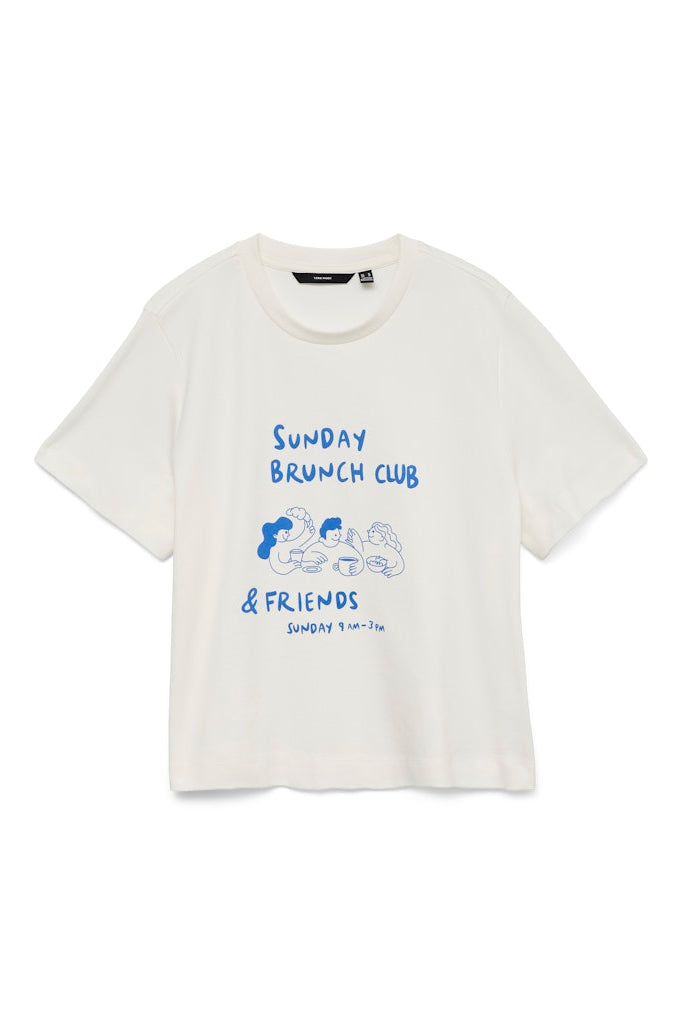 λευκό t-shirt Vero Moda με Sunday Brunch Club print σε μπλε χρώμα μπροστινή όψη
