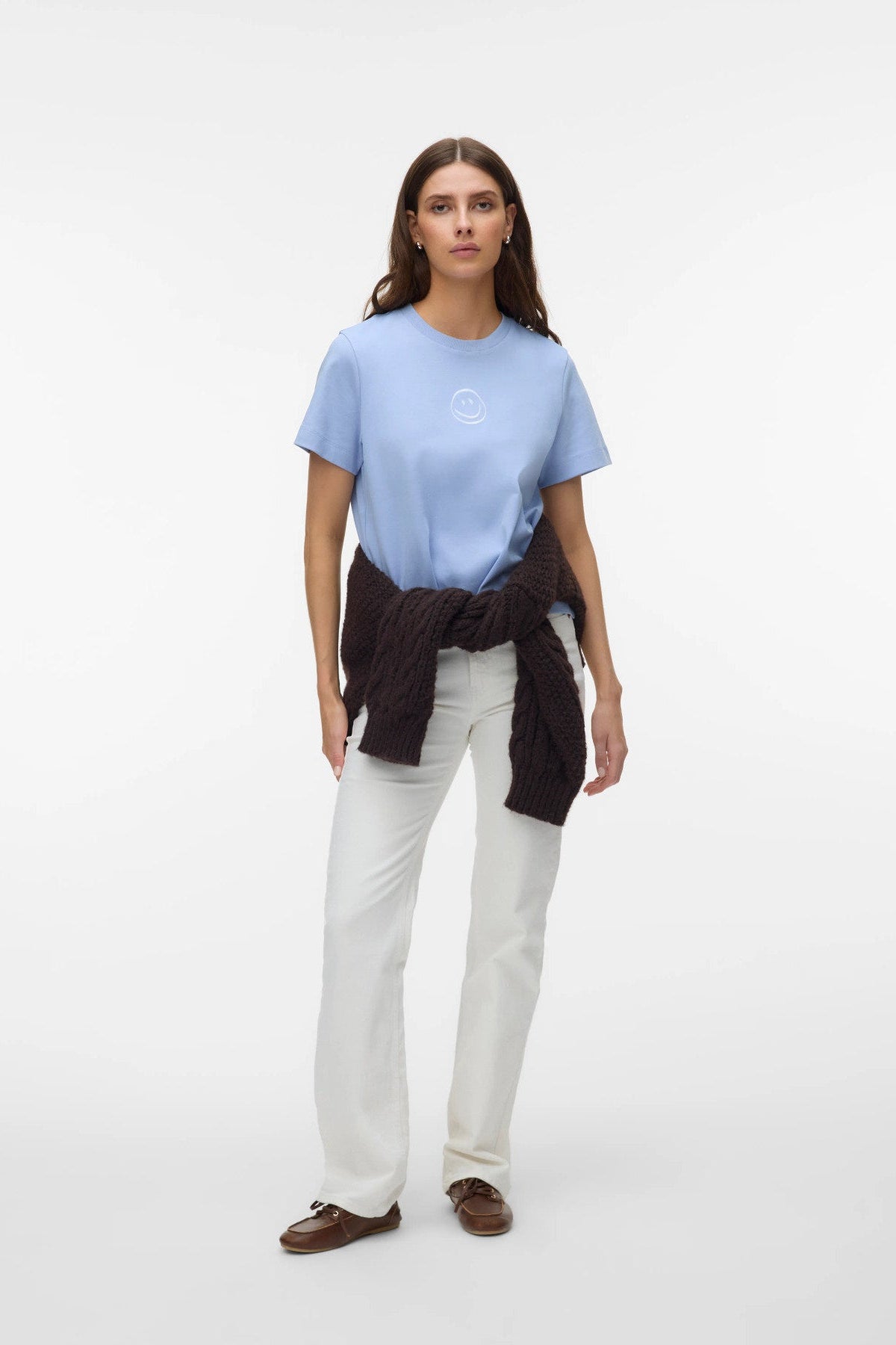 γυναικείο t-shirt vero moda γαλάζιο με smile print σε look outfit

