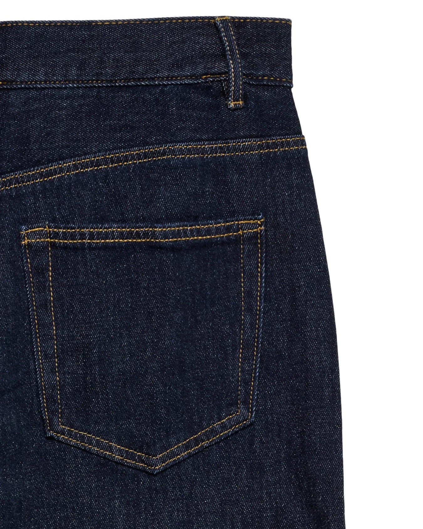 Λεπτομέρεια πίσω τσέπης γυναικείου tapered τζιν Vero Moda σκούρο μπλε denim
