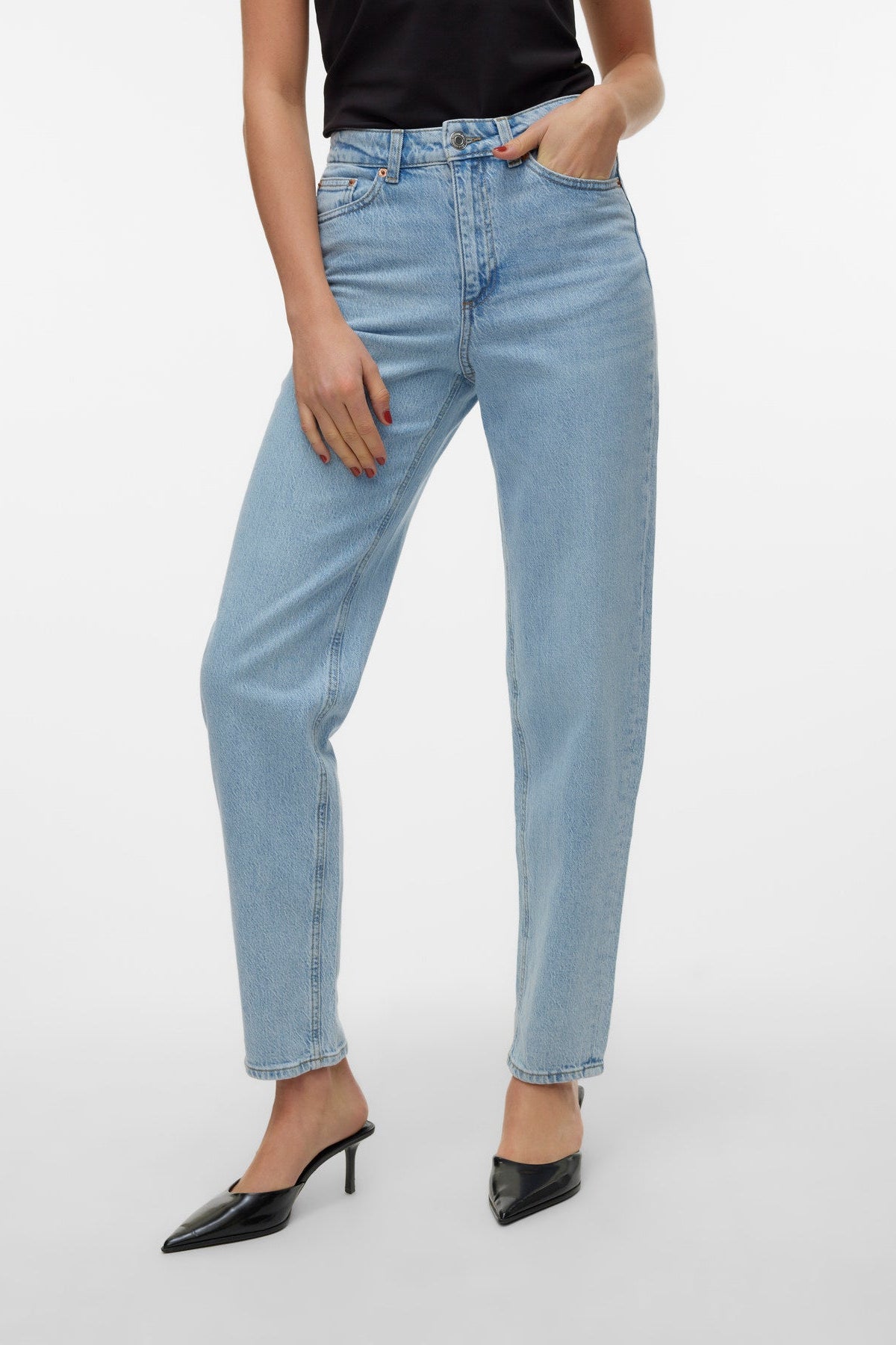 Γυναικείο τζιν παντελόνι vero moda, mom, fit ανοιχτό μπλέ, μπροστινή όψη