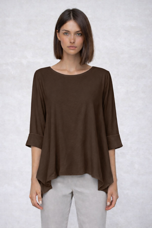 Wendy Trendy Γυναικεία ασύμμετρη μπλούζα από βαμβακερό ύφασμα σε καφέ χρώμα με πλαϊνά ανοίγματα μπροστινή όψη