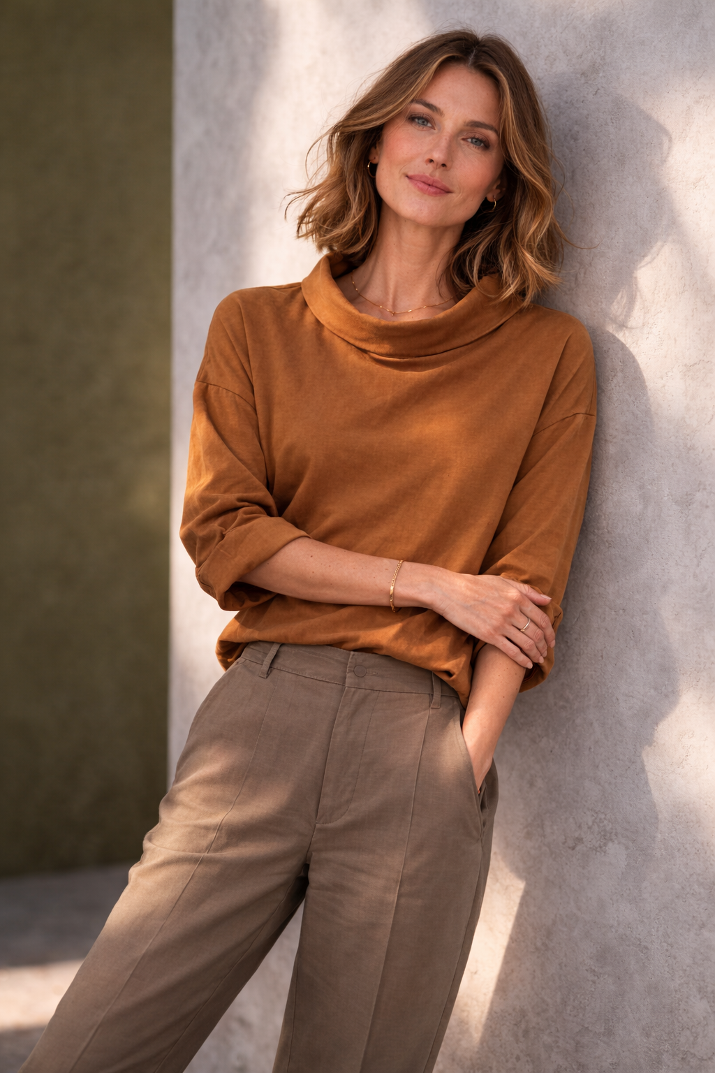 Wendy Trendy γυναικεία ασύμμετρη μπλούζα camel Punto Milano με ψηλό γιακά