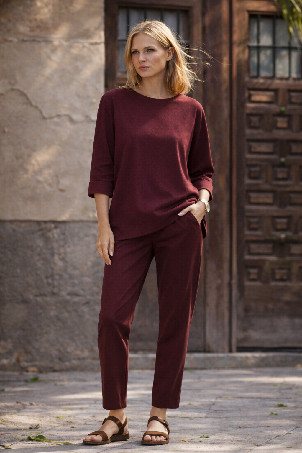 Γυναικείο Ασύμμετρο μπορντό t-shirt Punto Milano Wendy Trendy ολόσωμη λήψη